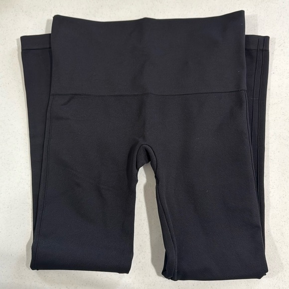 SPANX Look at Me Now Black Legging Pants Large Seamless Women - Picture 3 of 10